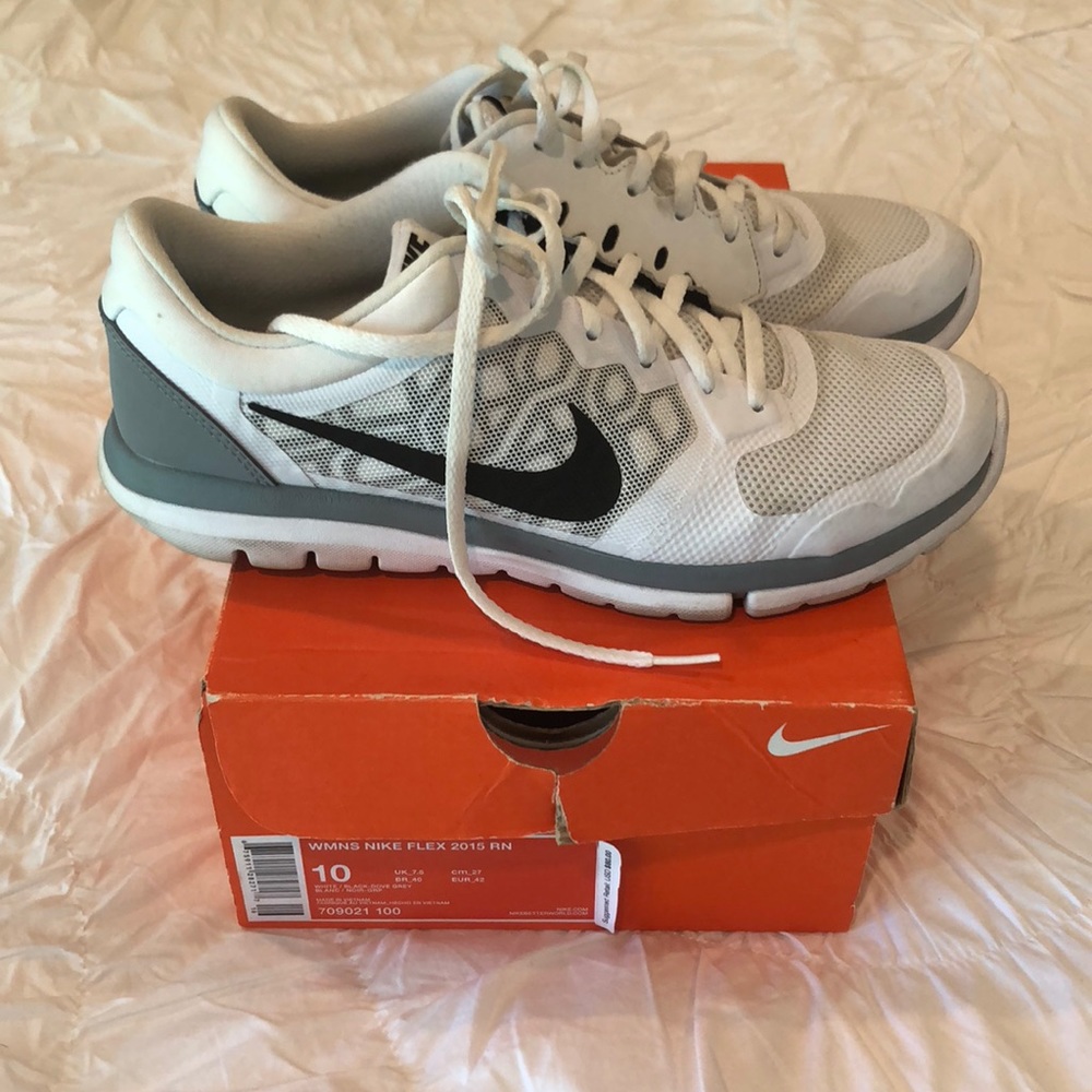 Womens Nike flex size 10